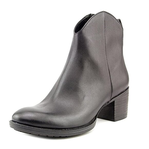 Clarks Women's Movie Act Classic Ankle Casual Boot - Picture 1 of 4